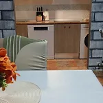 Mikaela Planta Baja-con Patio *