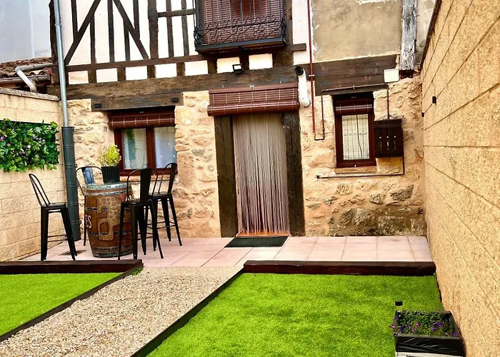 公寓 Mikaela Planta Baja-con Patio 厄尔·布尔戈·德·奥斯马