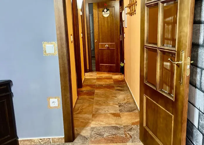 Mikaela Planta Baja-con Patio * 厄尔·布尔戈·德·奥斯马