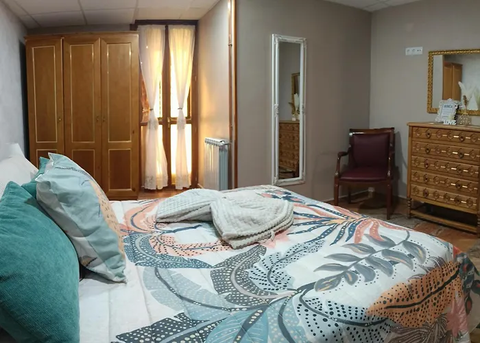 Mikaela Planta Baja-con Patio * 엘부르고데오스마