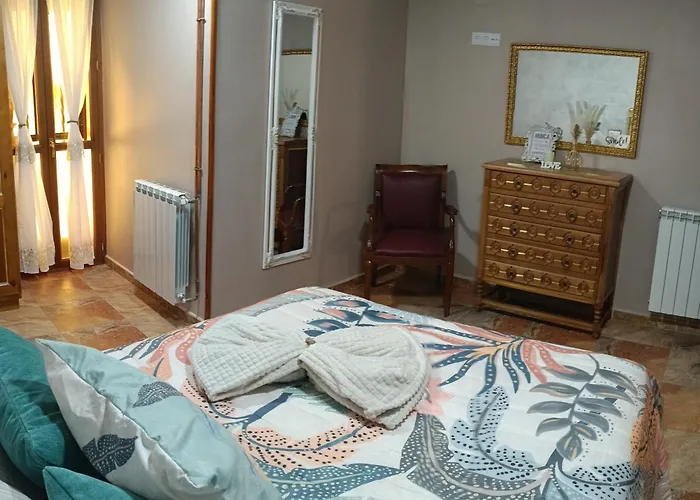 公寓 Mikaela Planta Baja-con Patio 厄尔·布尔戈·德·奥斯马